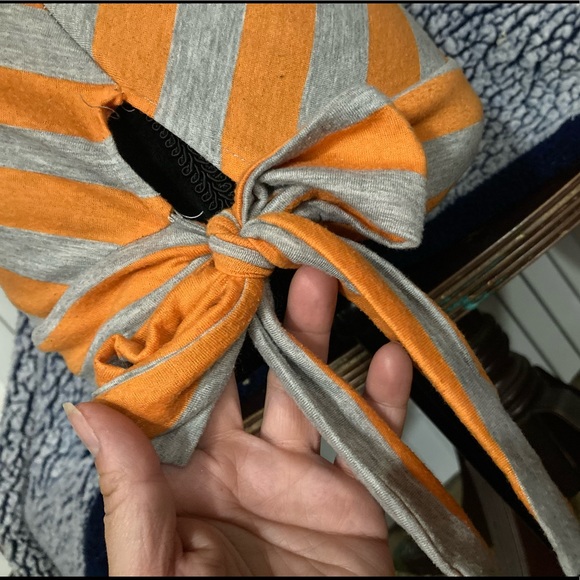 Orange/Gray Striped Batwing Sleeve Style Top Med - Picture 8 of 9